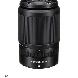 Nikon DX 50-250mm f/4.5-6.3 Black Lens